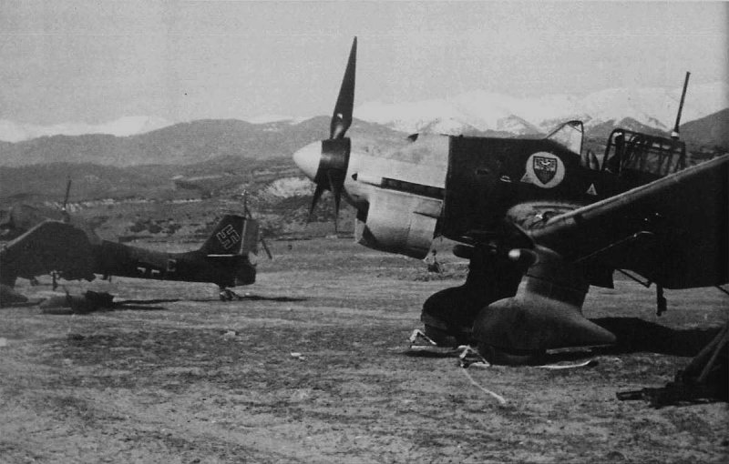 Ju87B2-StG2-Balkans-Campaign-1941-60f-s.jpg.11f8818b041f199c05bb1bff81e7fc2b.jpg